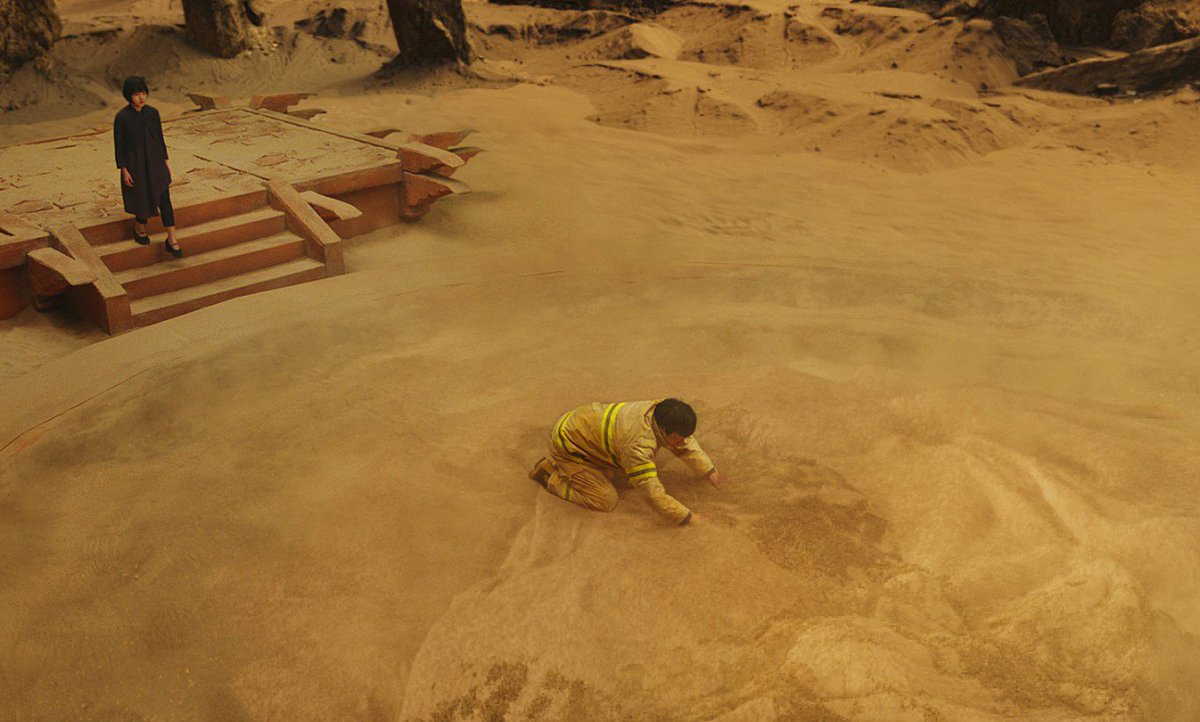 与神同行剧照的剧照