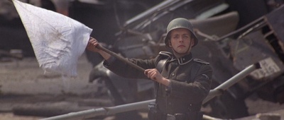 遥远的桥剧照的剧照