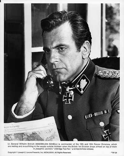 遥远的桥剧照的剧照