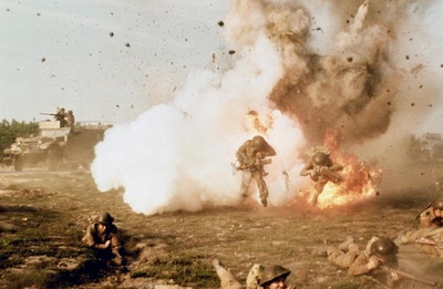 遥远的桥剧照的剧照