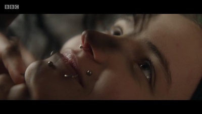 死于独特剧照的剧照