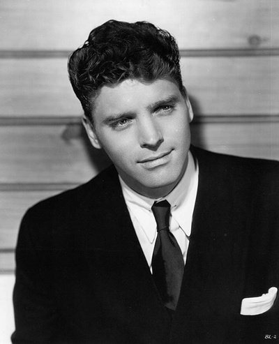 绣巾蒙面盗剧照的剧照