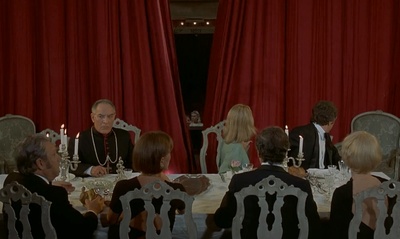 资产阶级的审慎魅力剧照的剧照