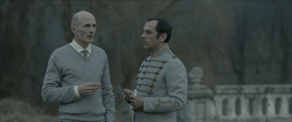 电子云层下剧照的剧照