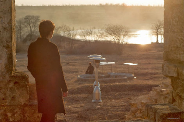 电子云层下剧照的剧照