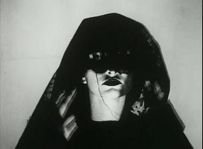 玛耶·黛伦的魔镜剧照的剧照