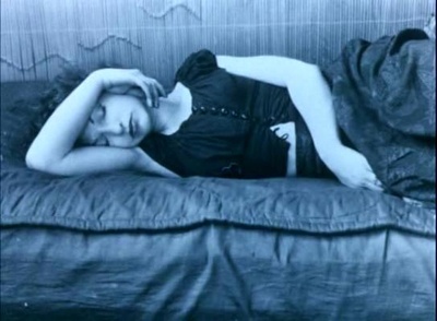 玛耶·黛伦的魔镜剧照的剧照