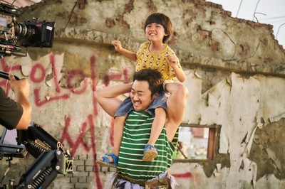 与神同行2：因与缘剧照的剧照