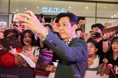 与神同行2：因与缘剧照的剧照