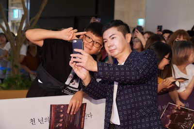 与神同行2：因与缘剧照的剧照