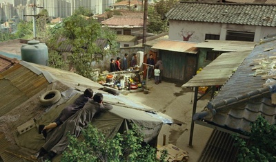 与神同行2：因与缘剧照的剧照