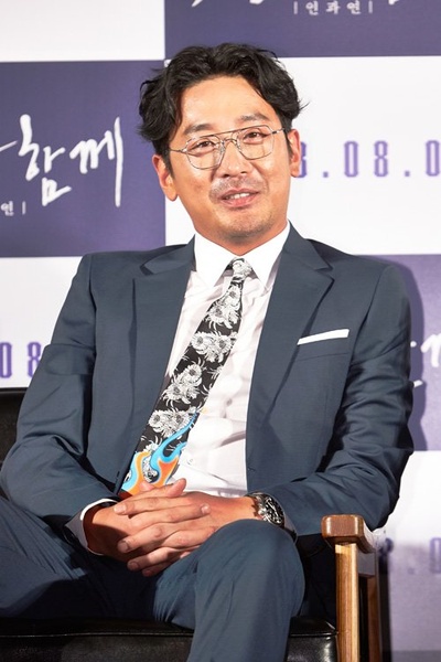 与神同行2：因与缘剧照的剧照