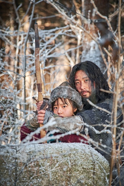 与神同行2：因与缘剧照的剧照