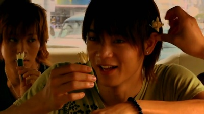 我们无法改变世界，但我们想在柬埔寨建一所学校。剧照的剧照