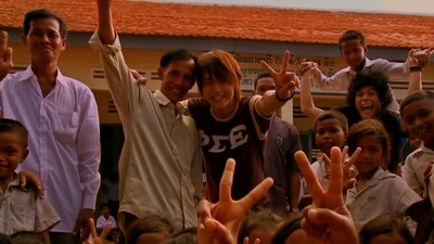 我们无法改变世界，但我们想在柬埔寨建一所学校。剧照的剧照