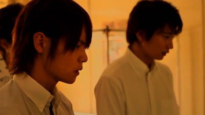 我们无法改变世界，但我们想在柬埔寨建一所学校。剧照的剧照