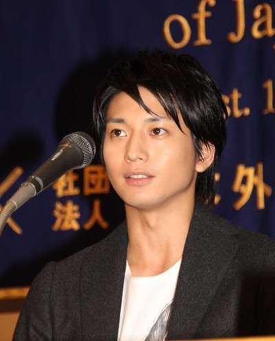 我们无法改变世界，但我们想在柬埔寨建一所学校。剧照的剧照