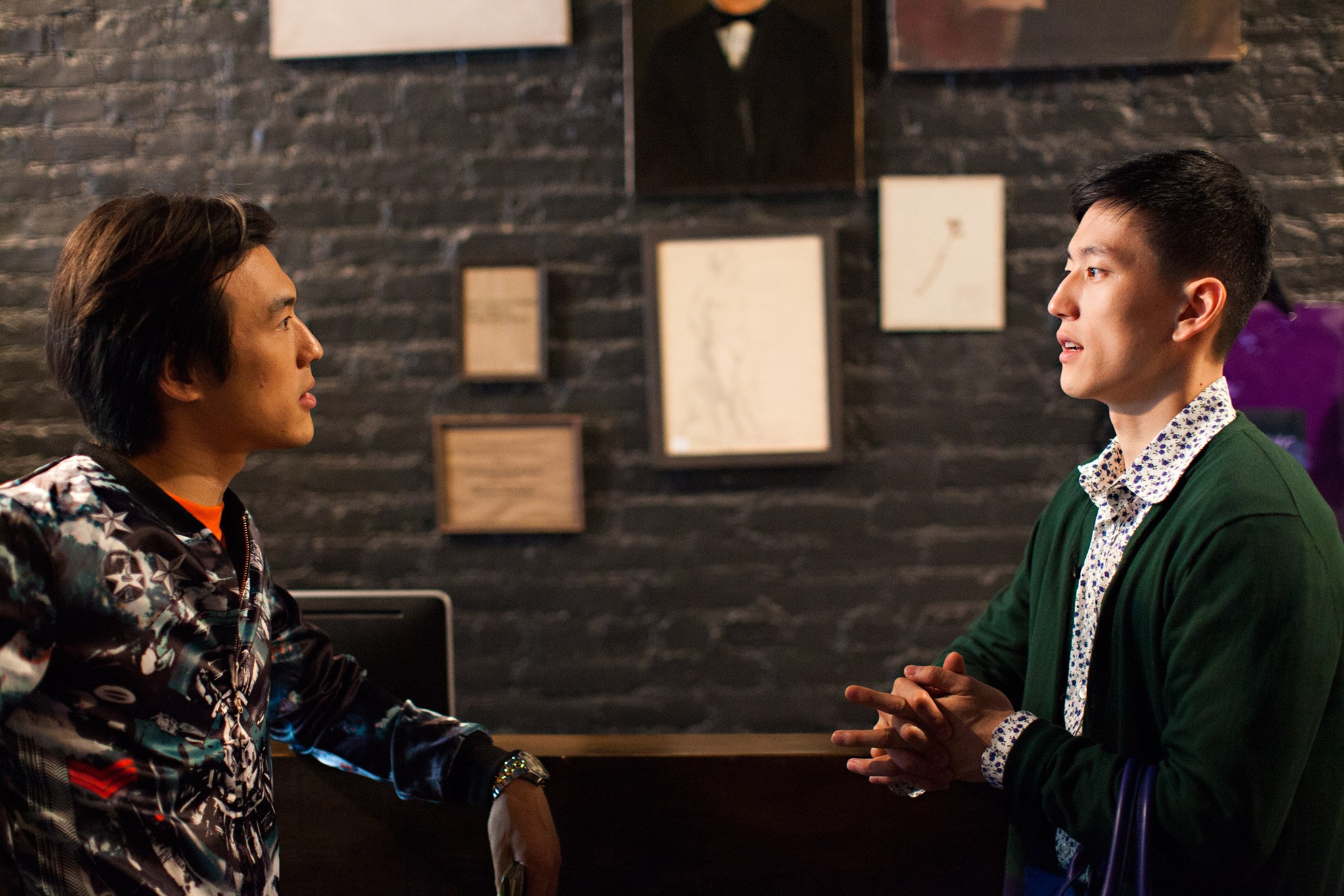 封面有男天剧照的剧照