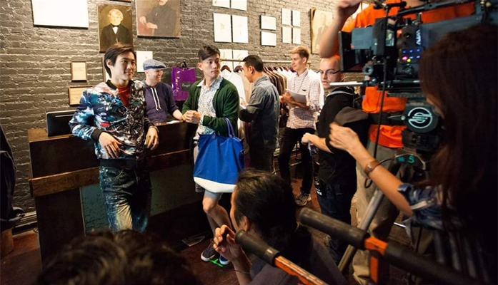 封面有男天剧照的剧照