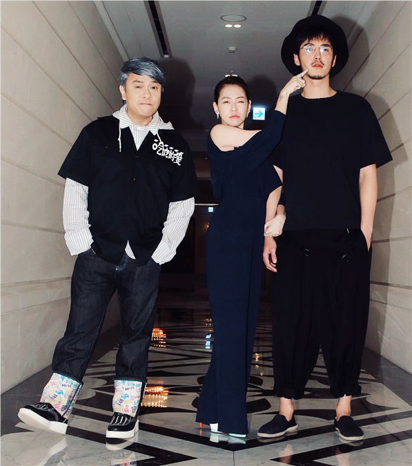 “吃吃”的爱剧照的剧照