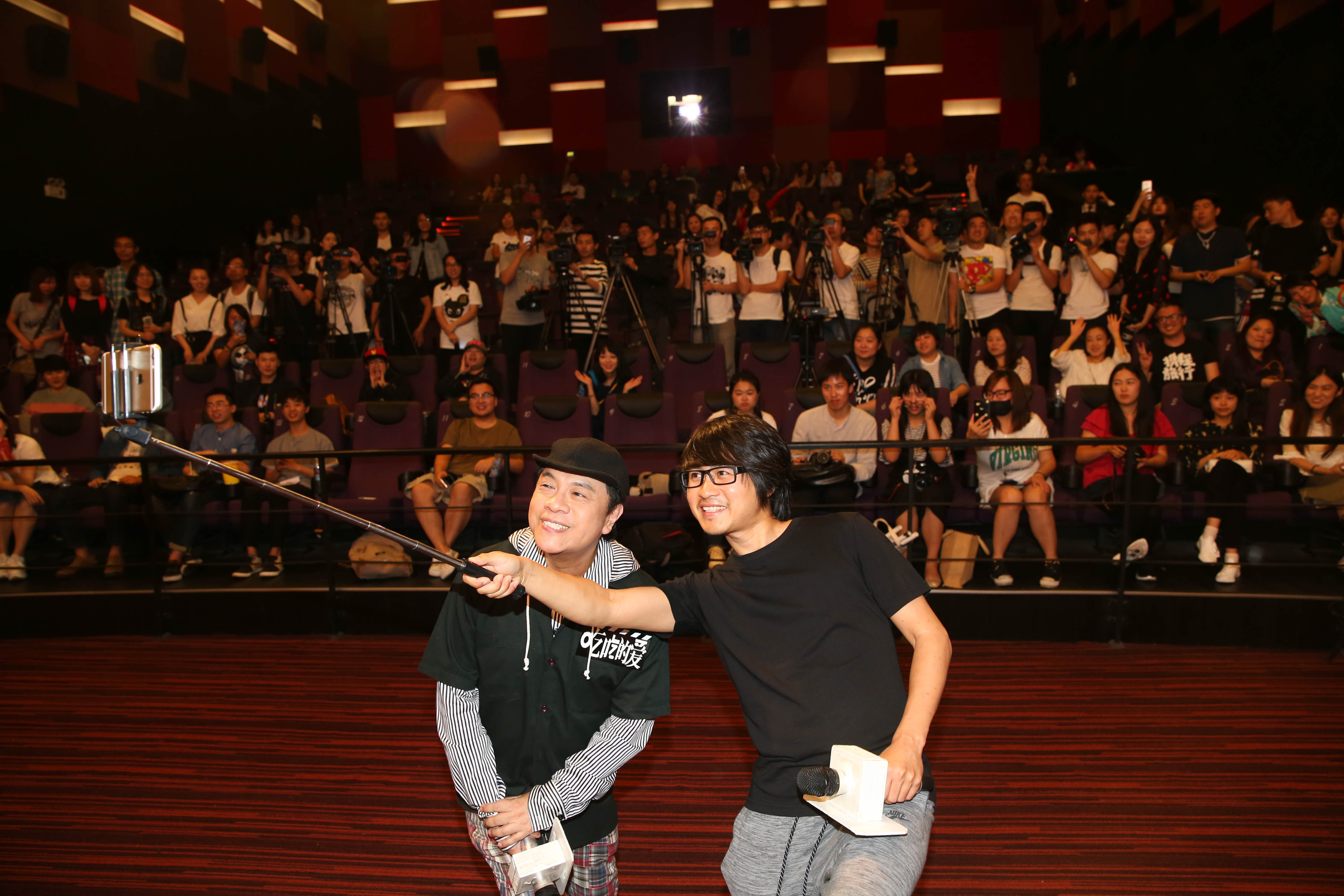 “吃吃”的爱剧照的剧照