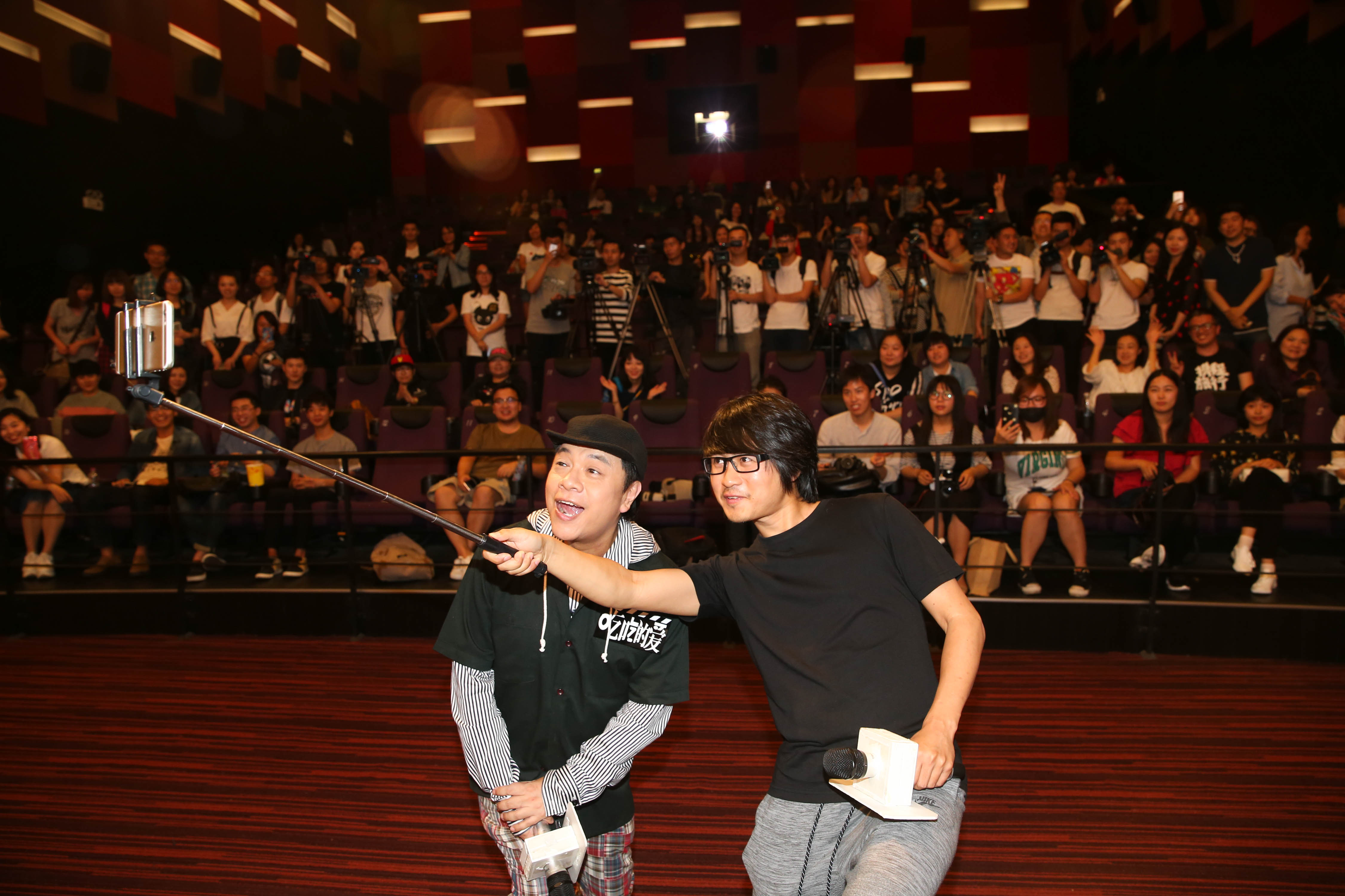 “吃吃”的爱剧照的剧照