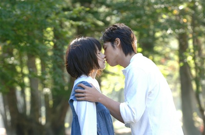 只是爱着你剧照的剧照