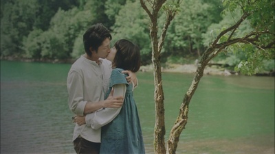 只是爱着你剧照的剧照