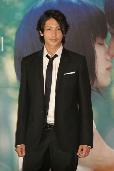 只是爱着你剧照的剧照