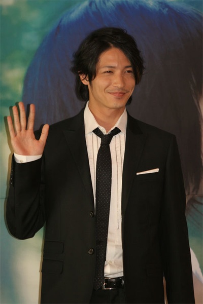 只是爱着你剧照的剧照