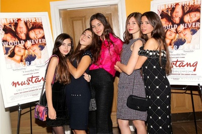 野马剧照的剧照