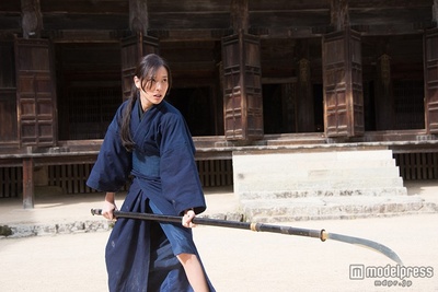 投靠女与出走男剧照的剧照