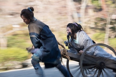 投靠女与出走男剧照的剧照