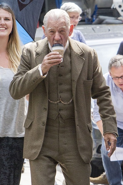 福尔摩斯先生剧照的剧照