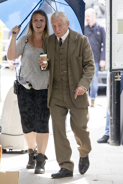 福尔摩斯先生剧照的剧照