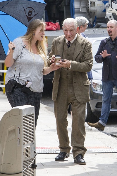 福尔摩斯先生剧照的剧照