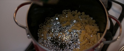 仓皇一夜剧照的剧照