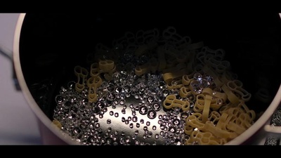 仓皇一夜剧照的剧照