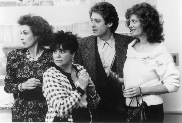 情挑六月花剧照的剧照