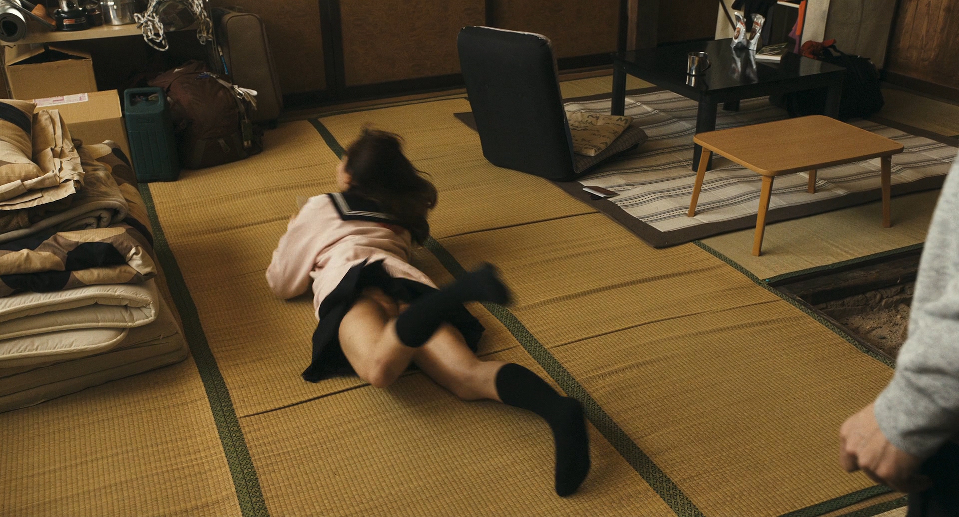 再见金钱，前往贫困村剧照的剧照