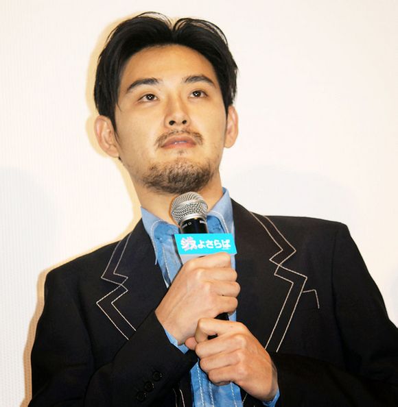 再见金钱，前往贫困村剧照的剧照