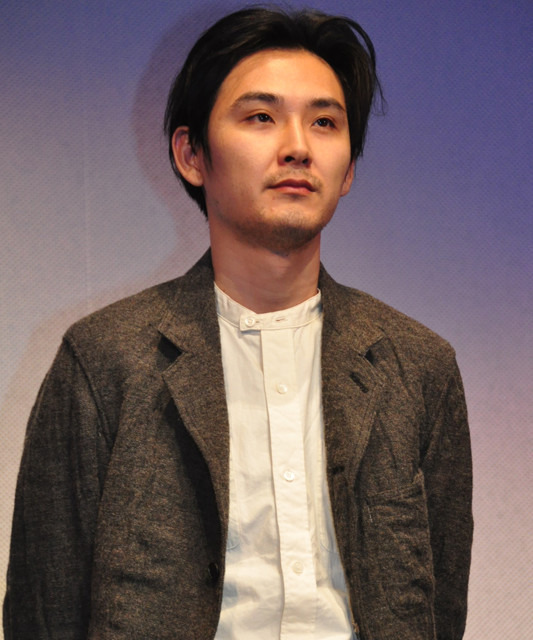 再见金钱，前往贫困村剧照的剧照