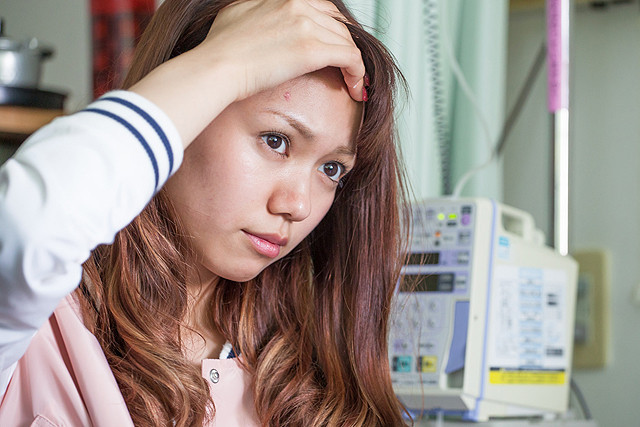 再见金钱，前往贫困村剧照的剧照