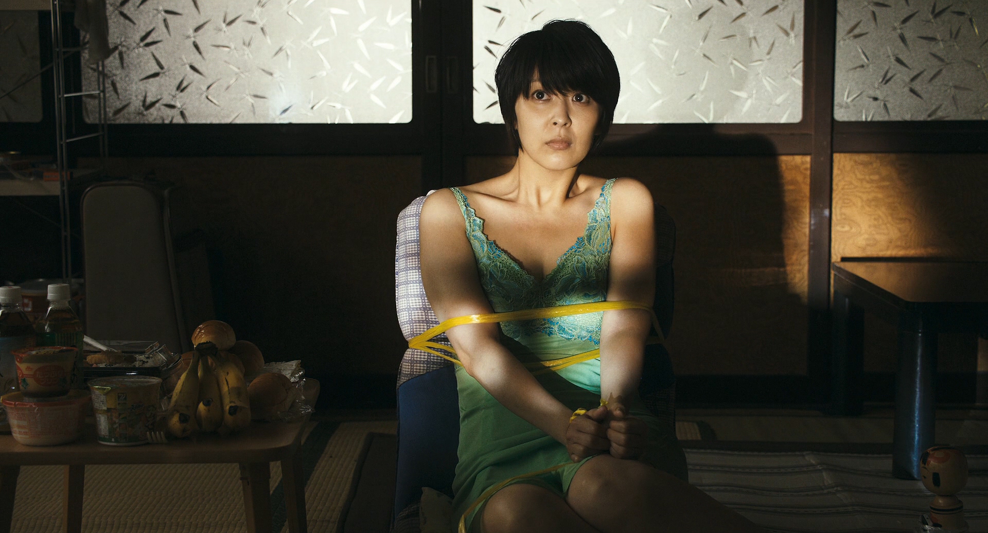 再见金钱，前往贫困村剧照的剧照