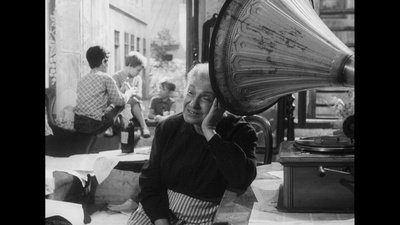 大街上的商店剧照的剧照