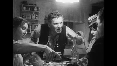 大街上的商店剧照的剧照