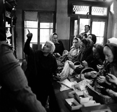 大街上的商店剧照的剧照