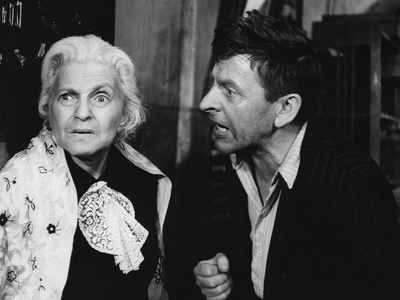 大街上的商店剧照的剧照