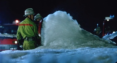 紧急迫降剧照的剧照