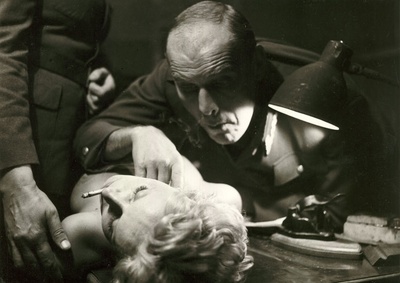 审问剧照的剧照